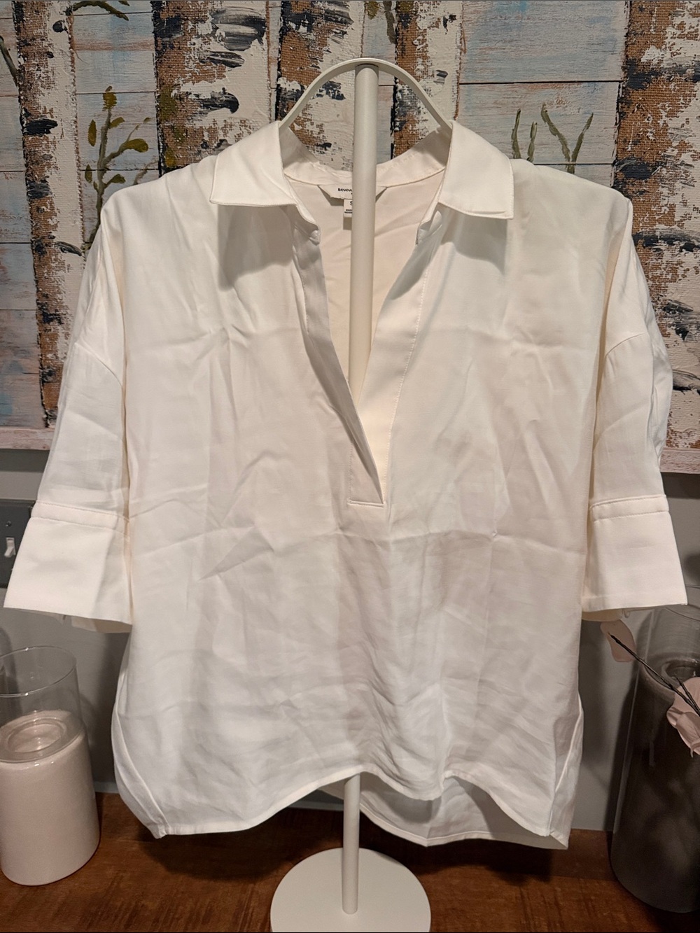 Banana Republic Classic Cream V-Neck Collared Women's Top